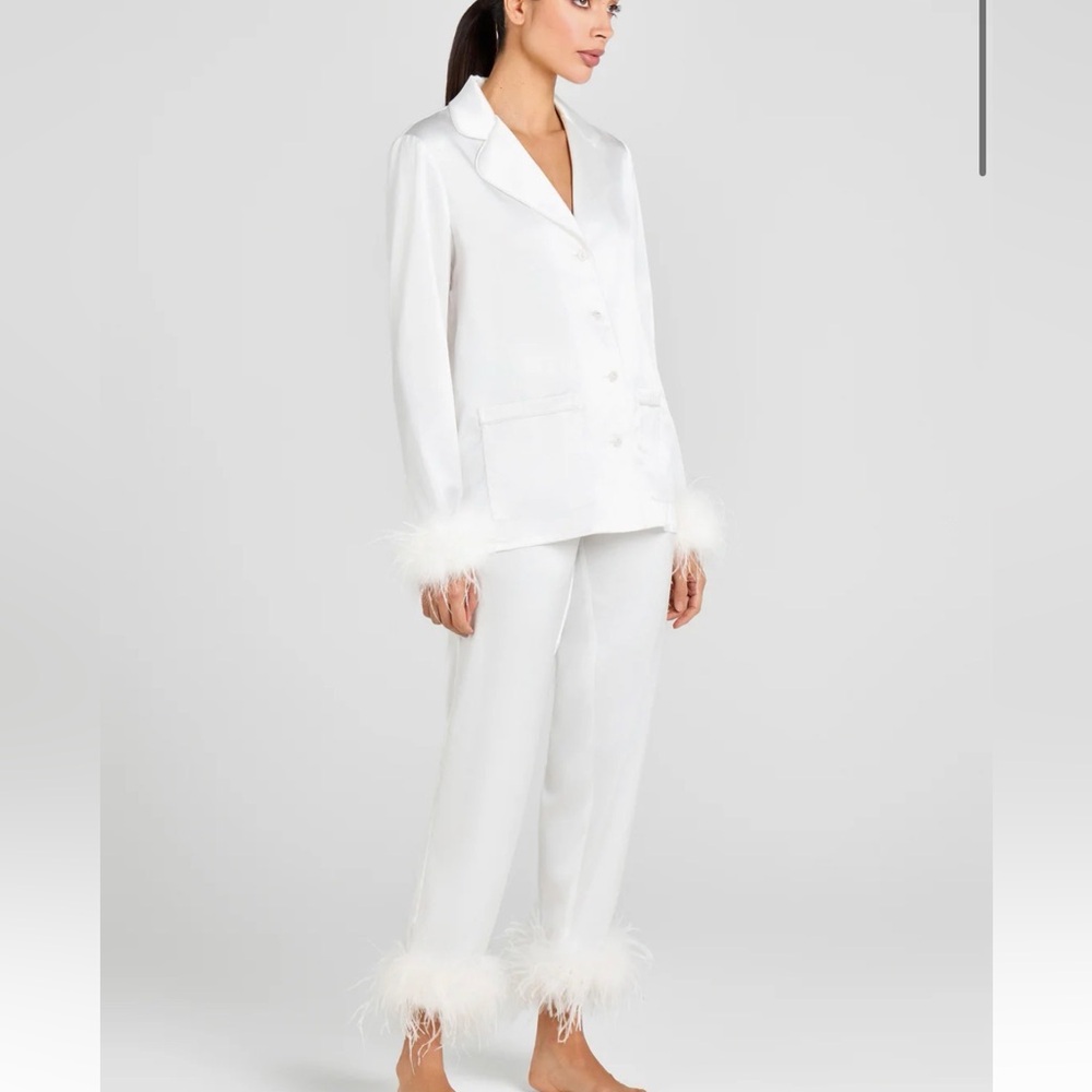 Nadine Merabi Darcie White Pajama Feathers